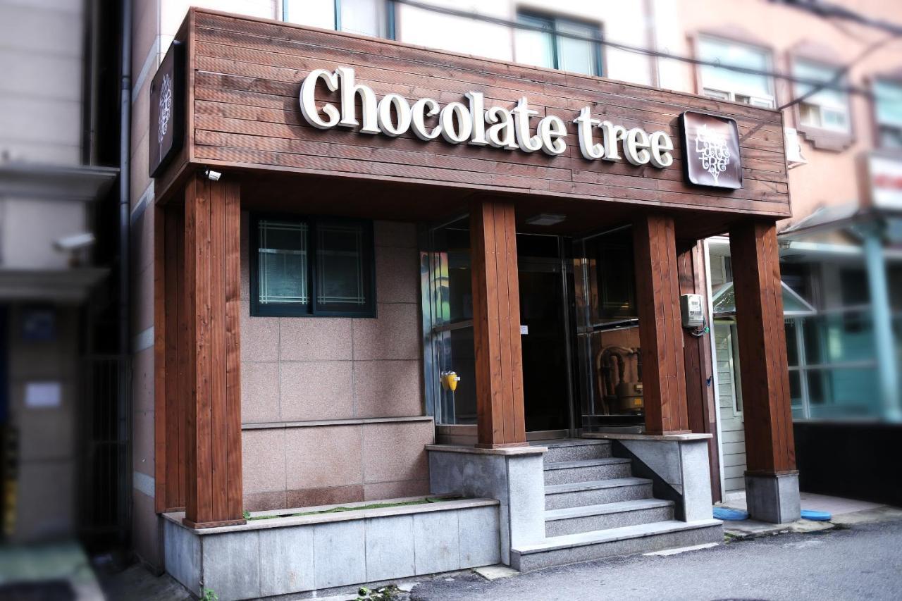 Готель Chocolate Tree Sinchon Сеул Екстер'єр фото